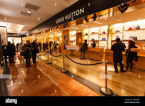 galeries lafayette louis vuitton|louis vuitton paris locations.